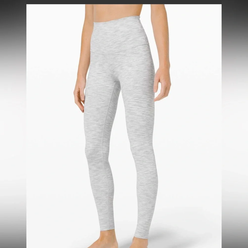 Lululemon Wunder Under Luxtreme 28, size 6 - Picture 1 of 13